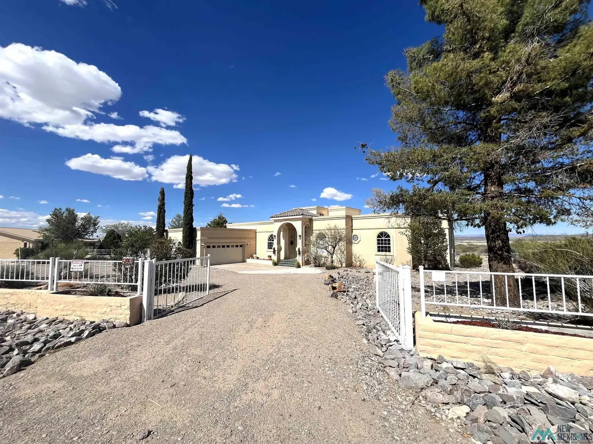 502 Hawthorne, Elephant Butte, NM 87935 - #1