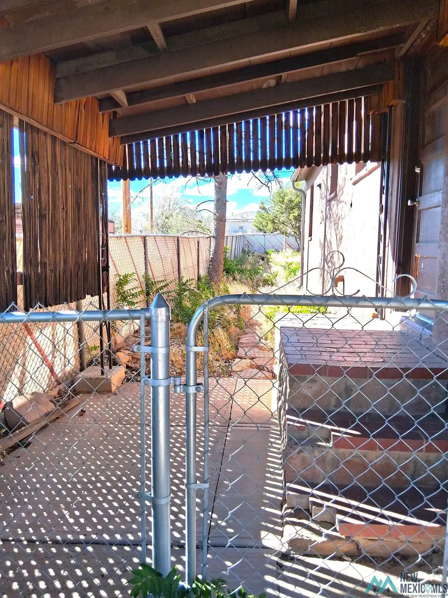 607 E Hill Ave, Gallup, NM 87301 - #3