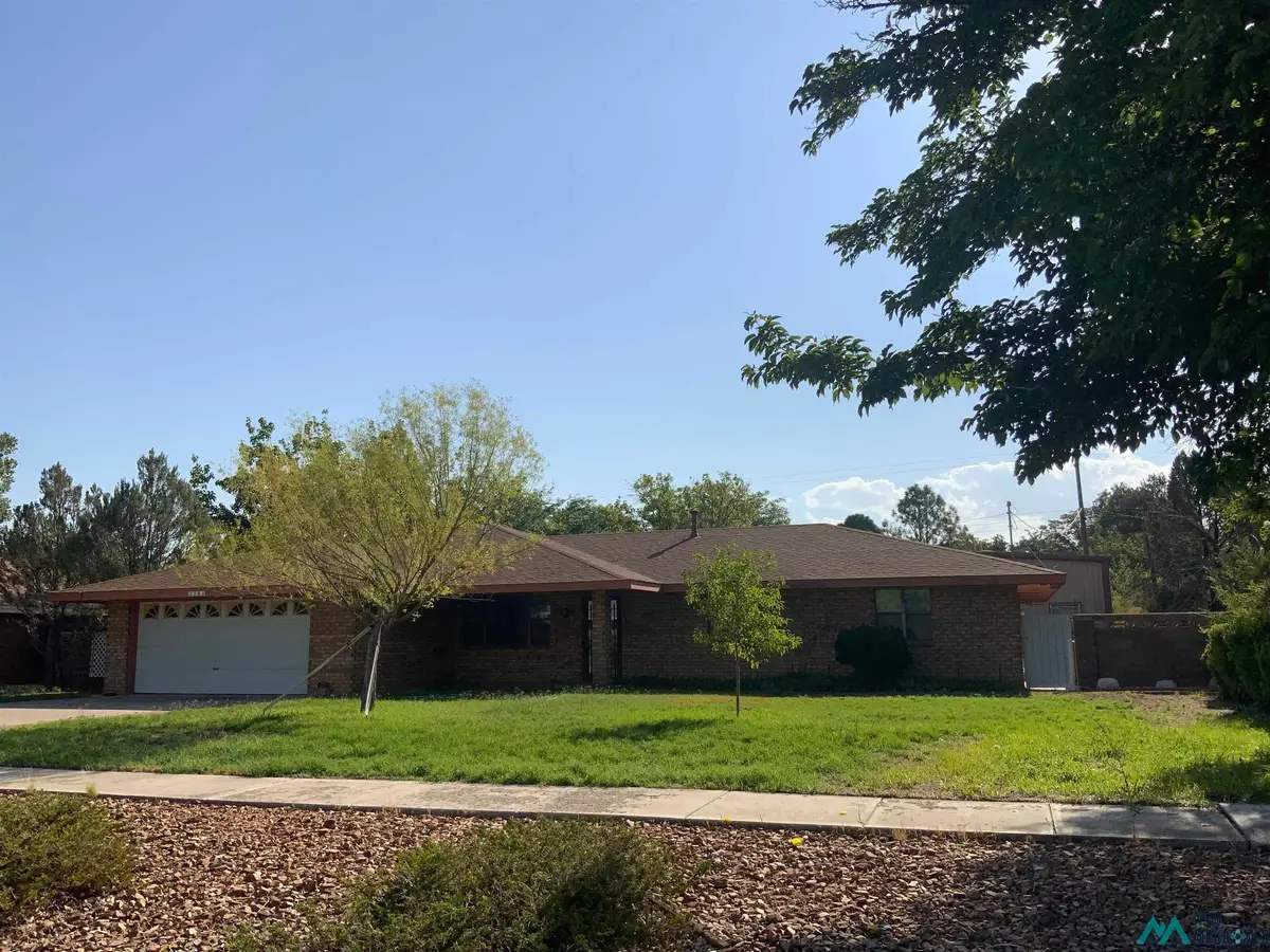 3703 Mission Arch Dr, Roswell, NM 88201 - #1
