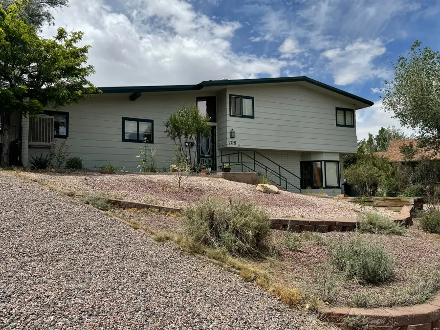 708 Julie Ct, Gallup, NM 87301 - #2