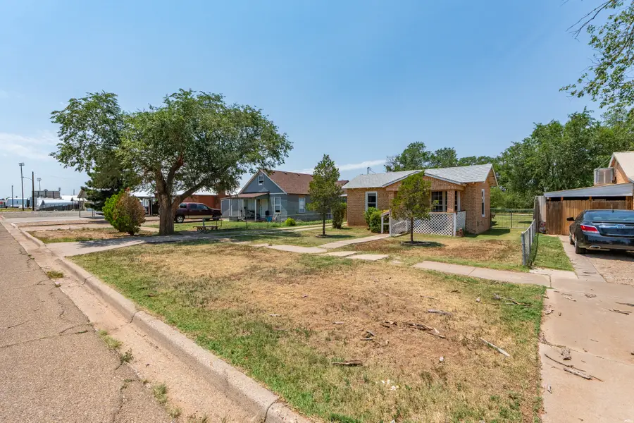 812 N Walnut St, Clovis, NM 88101 - #2