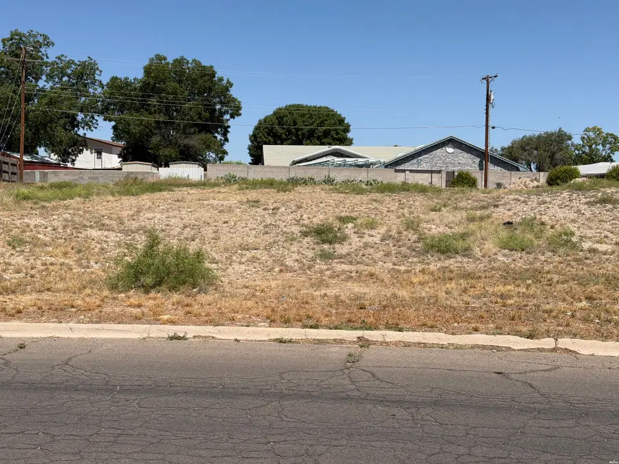 3100 Riverside Dr., Roswell, NM 88201 - #2