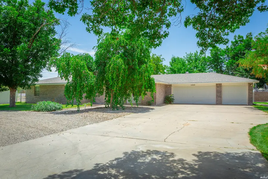 2908 W Country Club Rd, Roswell, NM 88201 - #3