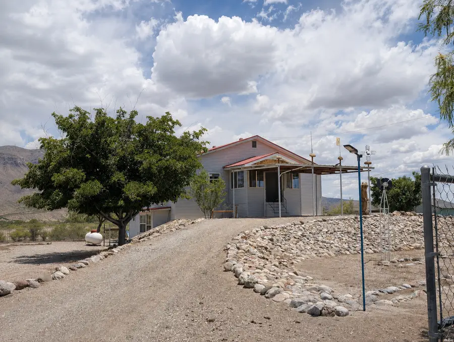 8 Lake Front Dr, Caballo, NM 87931 - #2