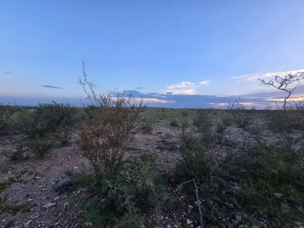 3003 Orange St, Carlsbad, NM 88220