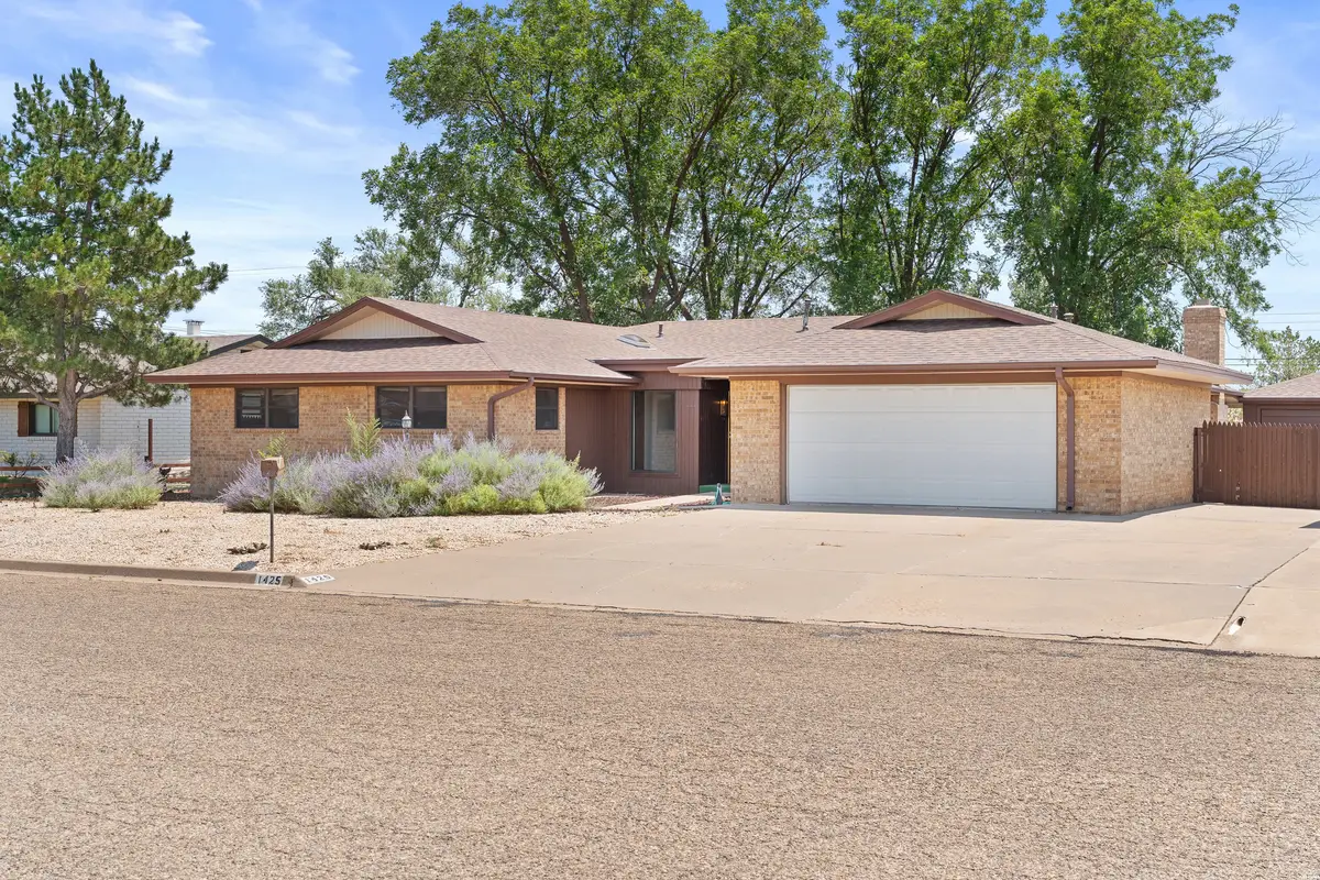 1425 Eastridge Dr., Clovis, NM 88101 - #1