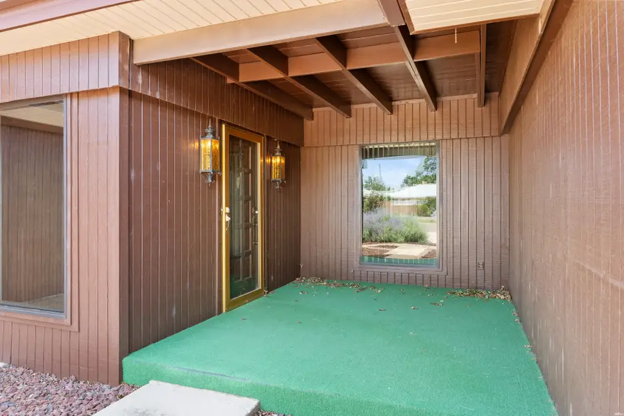 1425 Eastridge Dr., Clovis, NM 88101 - #3