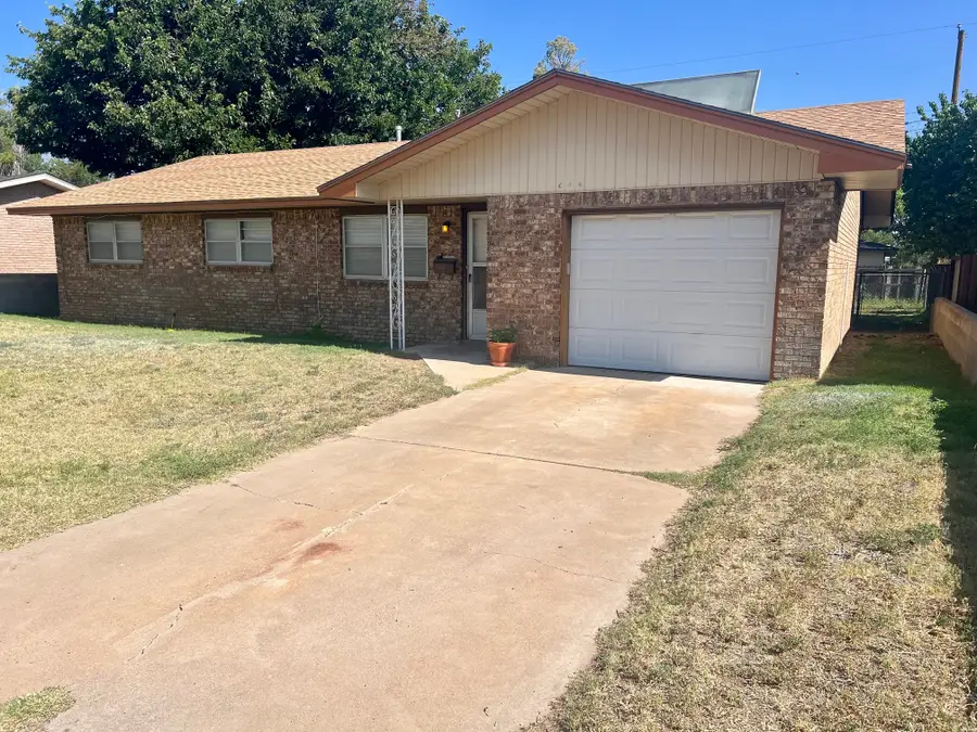 244 Oklahoma Dr, Portales, NM 88130 - #2
