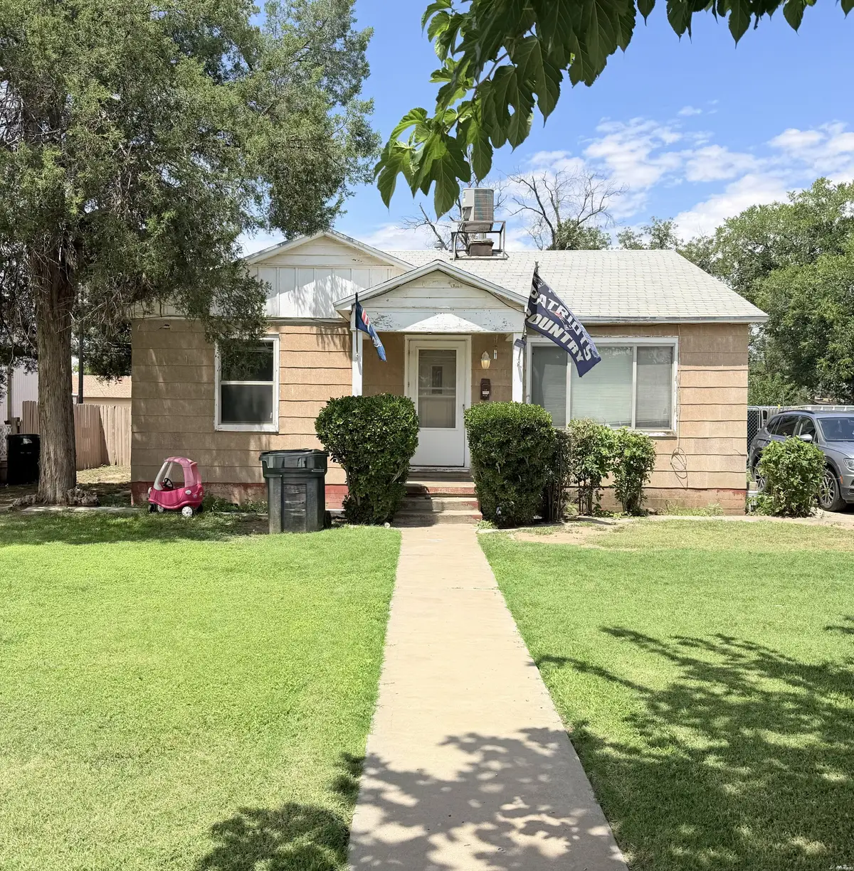 915 N Mesa St, Carlsbad, NM 88220 - #1