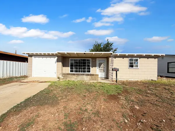 1502 N Pennington Dr, Hobbs, NM 88240