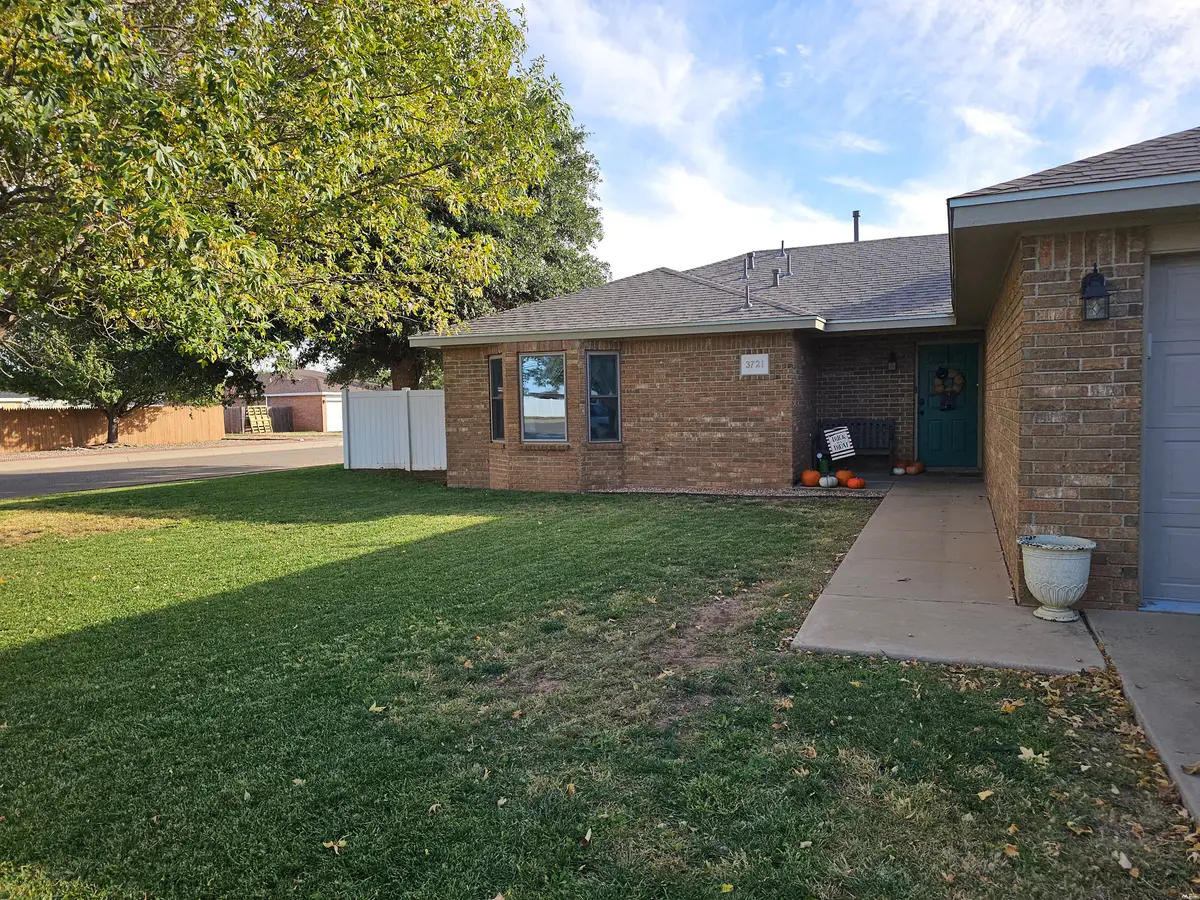 3721 Benjamin Davis Dr, Clovis, NM 88101 - #1
