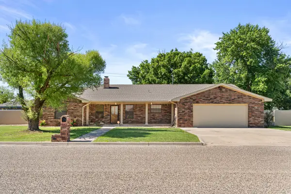 512 E 17th St, Portales, NM 88130