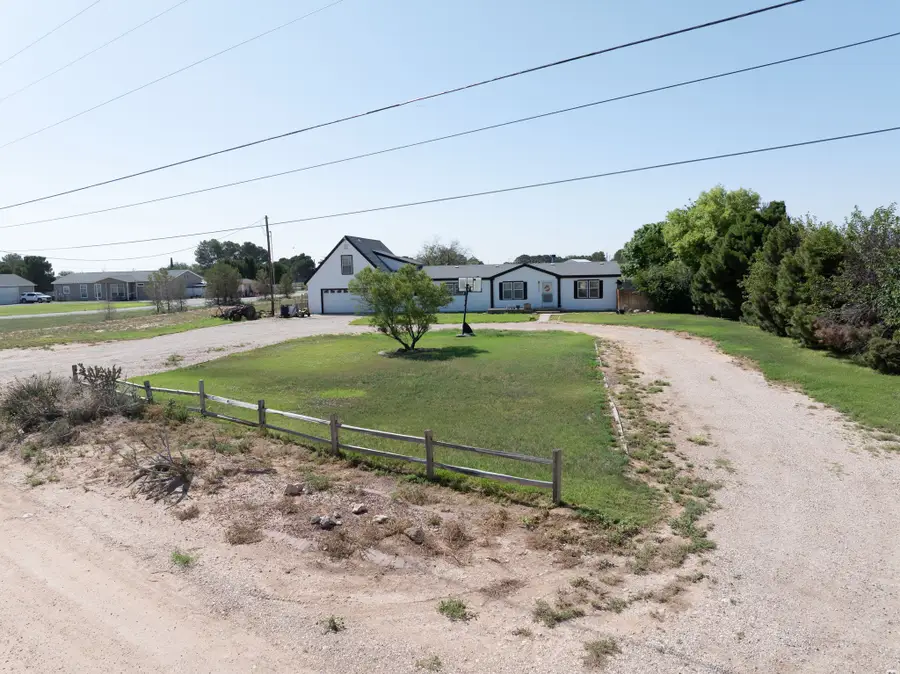 1011 Seneca Ln, Carlsbad, NM 88220 - #3