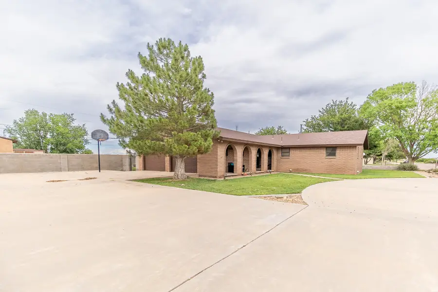 2111 E 1st St, Portales, NM 88130 - #3