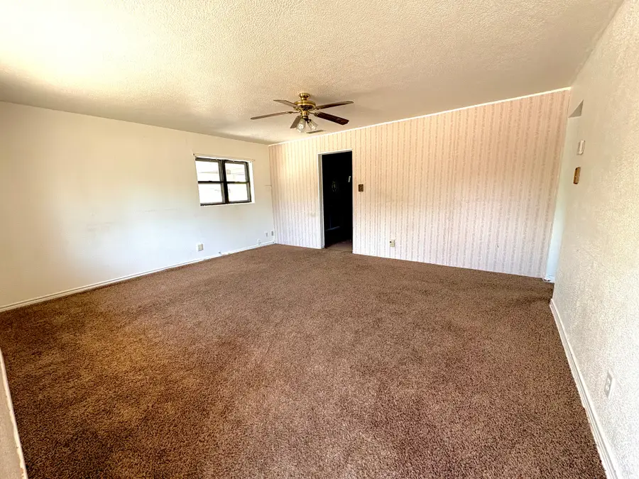 1220 E Pecos St, Hobbs, NM 88240 - #3