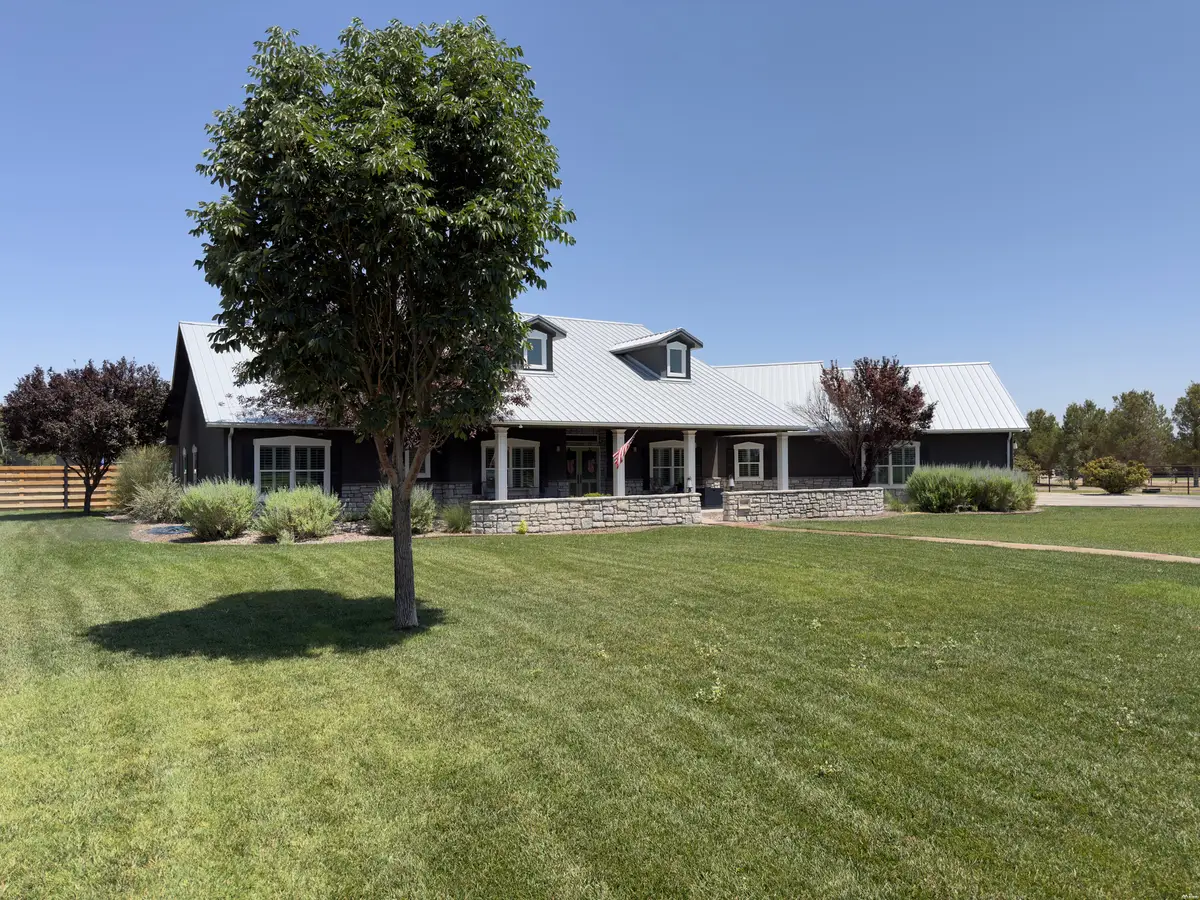 2609 W 25th St, Roswell, NM 88201 - #1