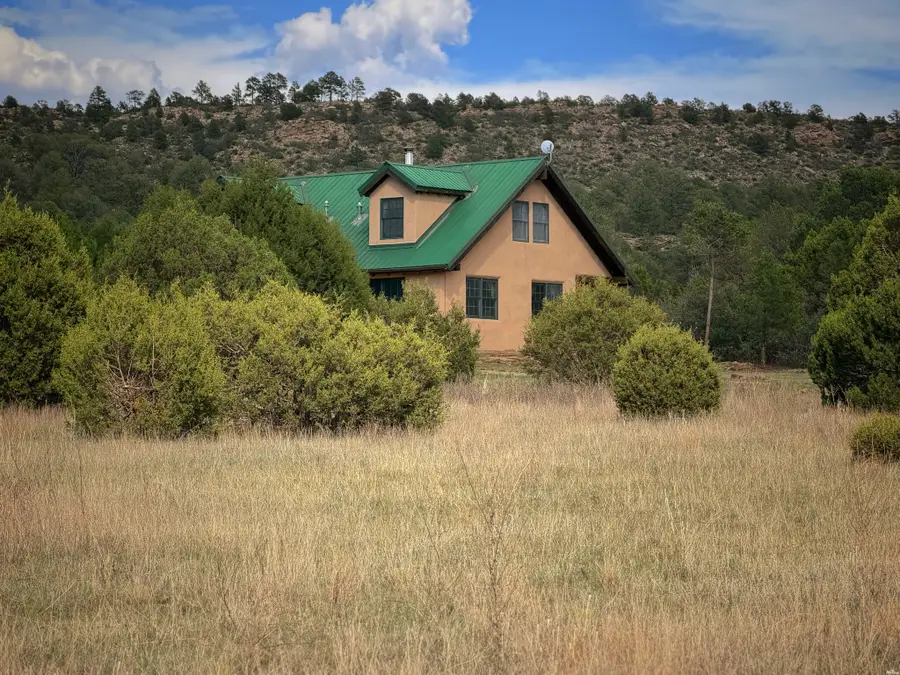 47 Roadrunner Rd, Las Vegas, NM 87701 - #2
