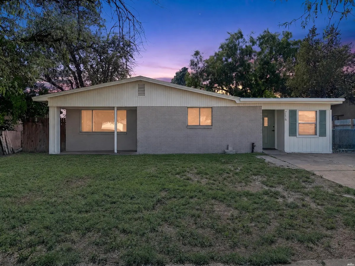 716 S Cedar Ave, Roswell, NM 88203 - #1