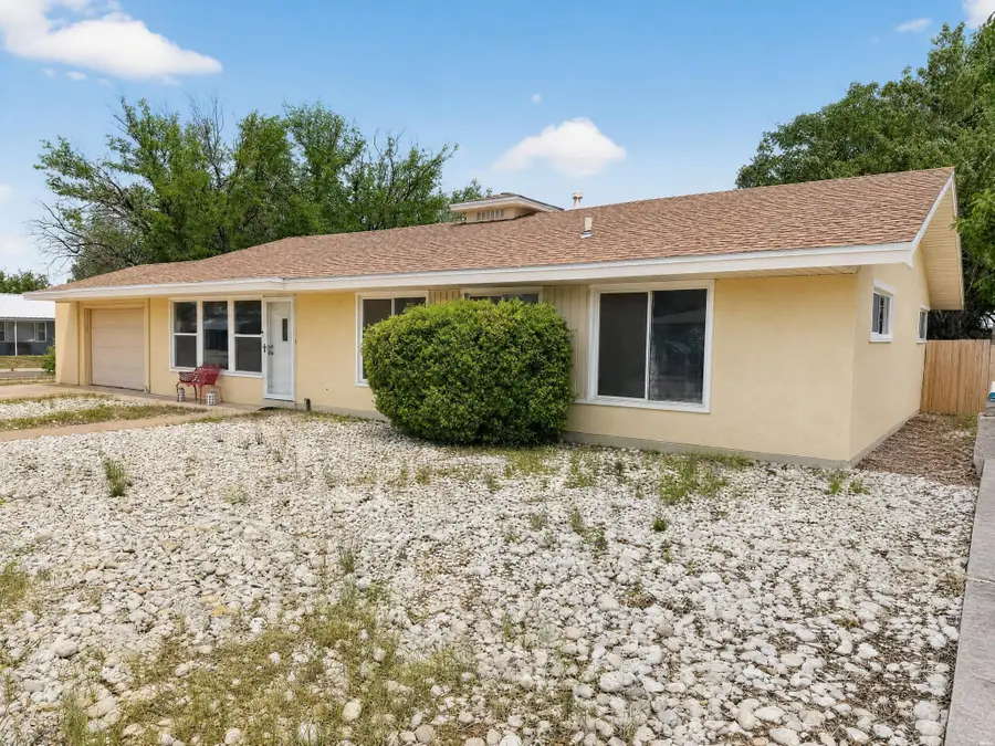 1601 Mesa Dr, Roswell, NM 88203 - #2