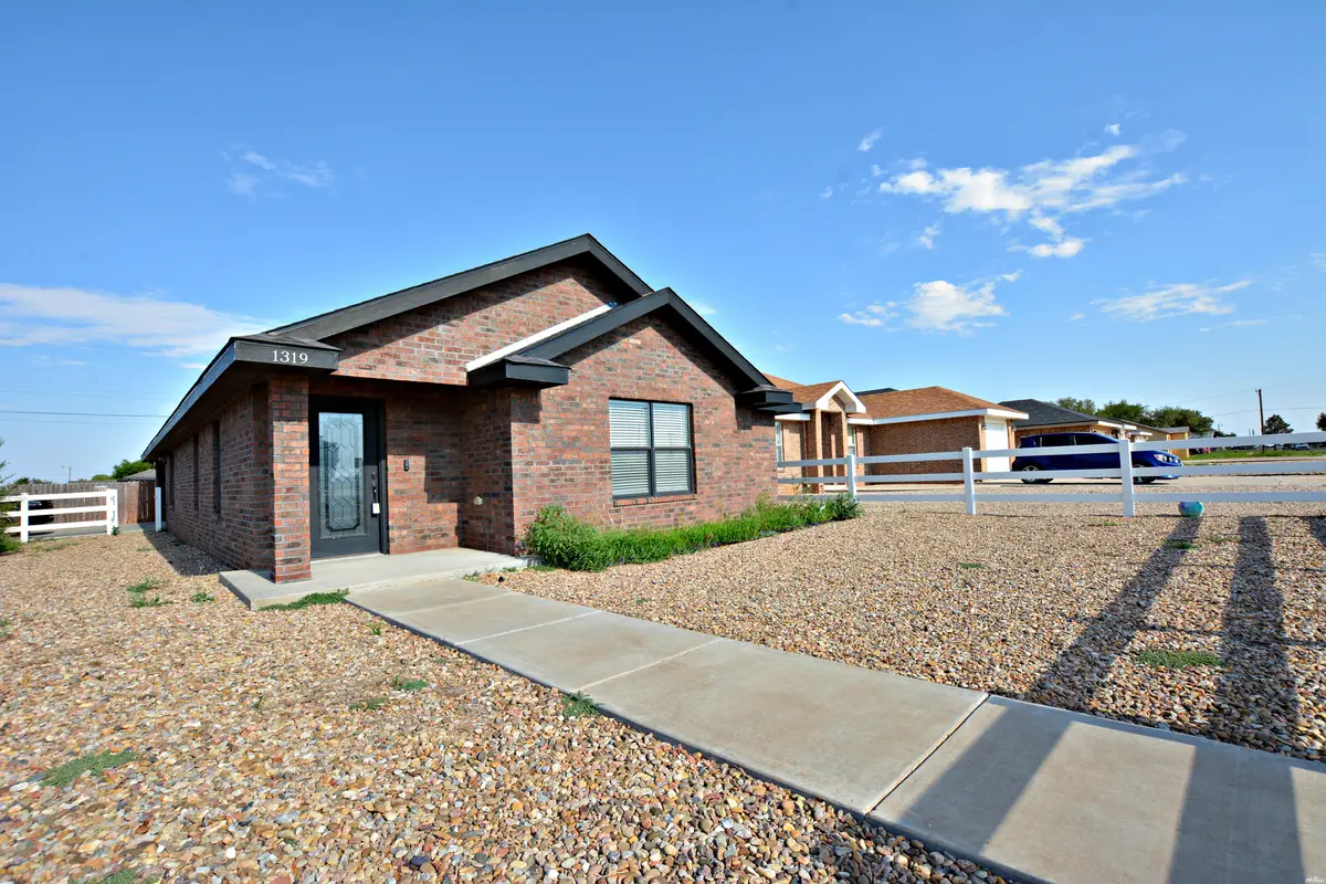 1319 Cameo, Clovis, NM 88101 - #1