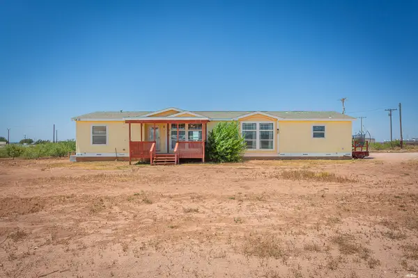 25 Arrowhead Rd, Artesia, NM 88210