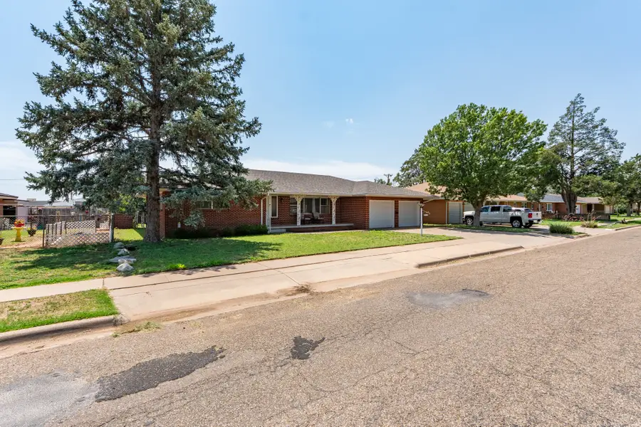105 W. Christopher Dr, Clovis, NM 88101 - #2