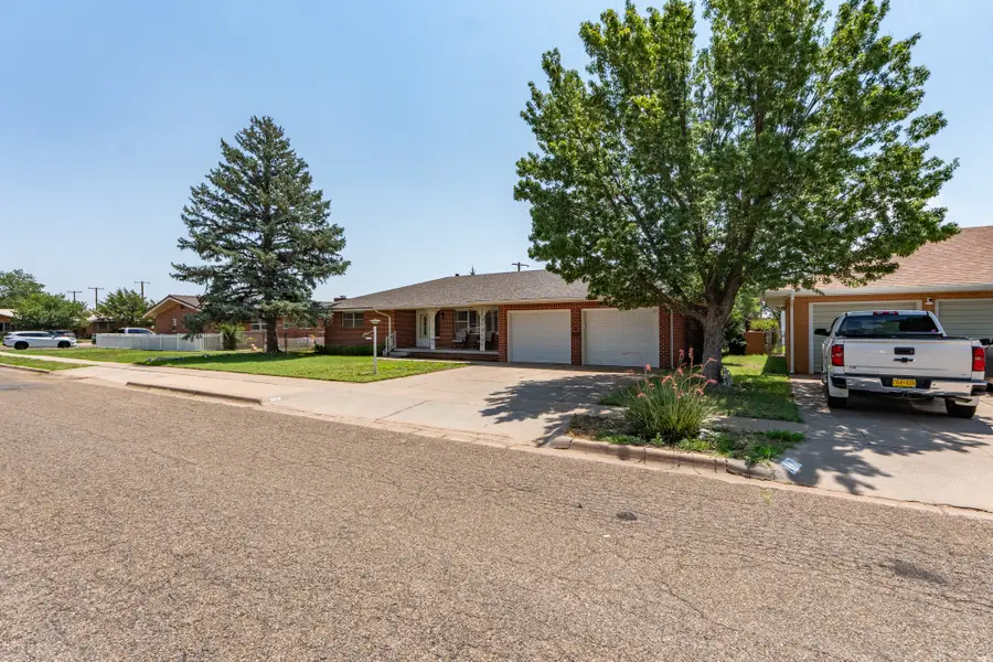 105 W. Christopher Dr, Clovis, NM 88101 - #3