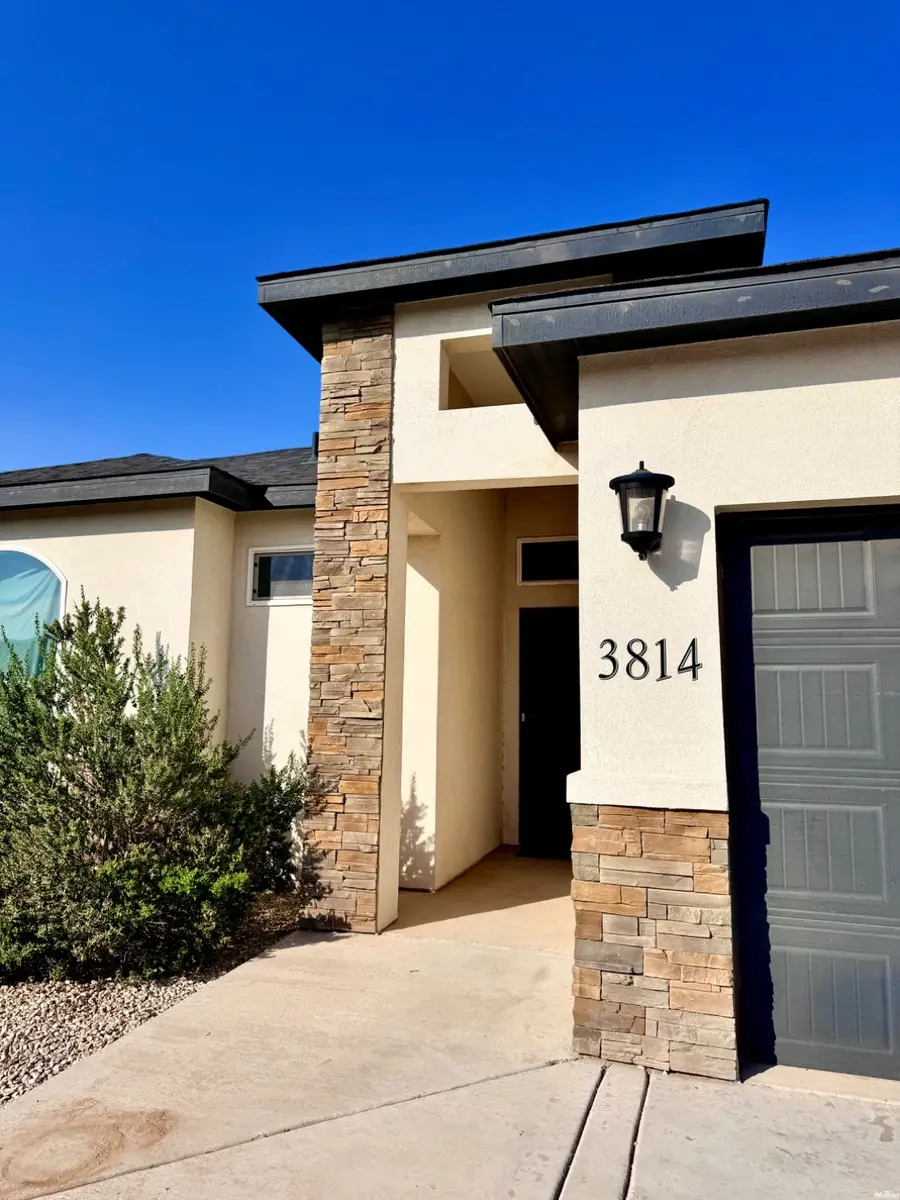 3814 Honeysuckle Dr, Carlsbad, NM 88220 - #2