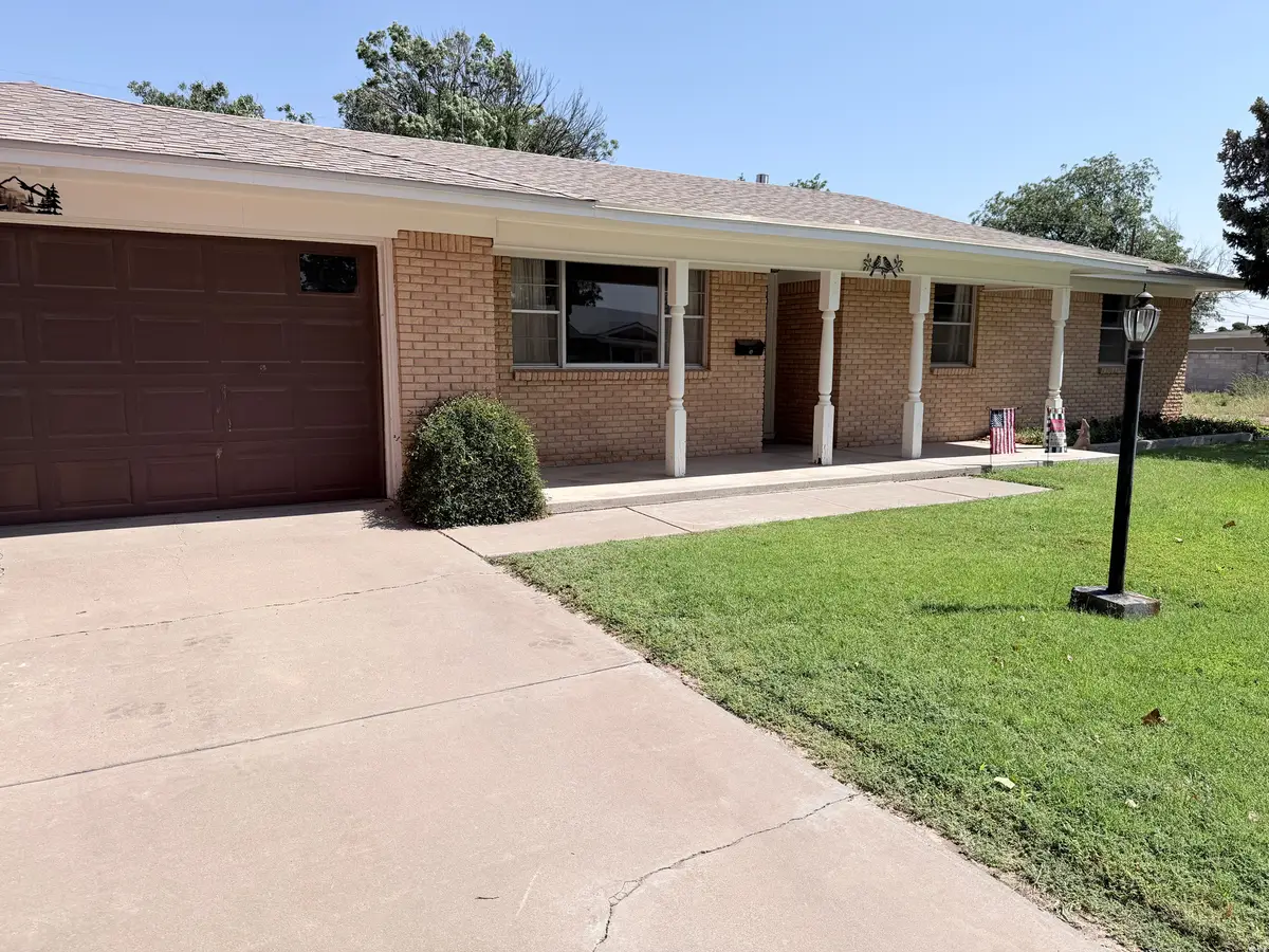 605 Hermosa Dr, Roswell, NM 88201 - #1