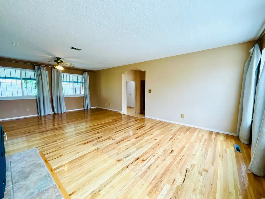 703 Julie Dr, Gallup, NM 87301 - #3