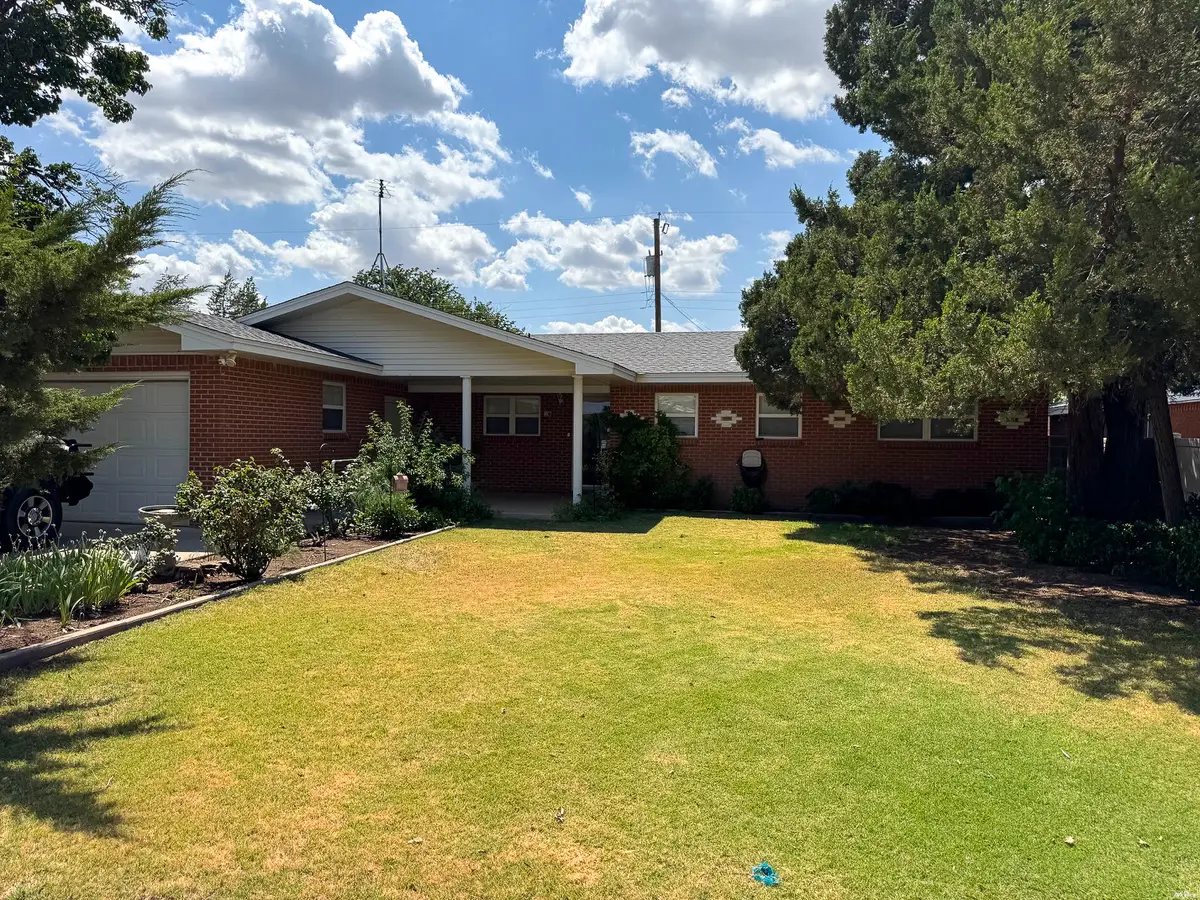 108 Texas Dr, Portales, NM 88130 - #1