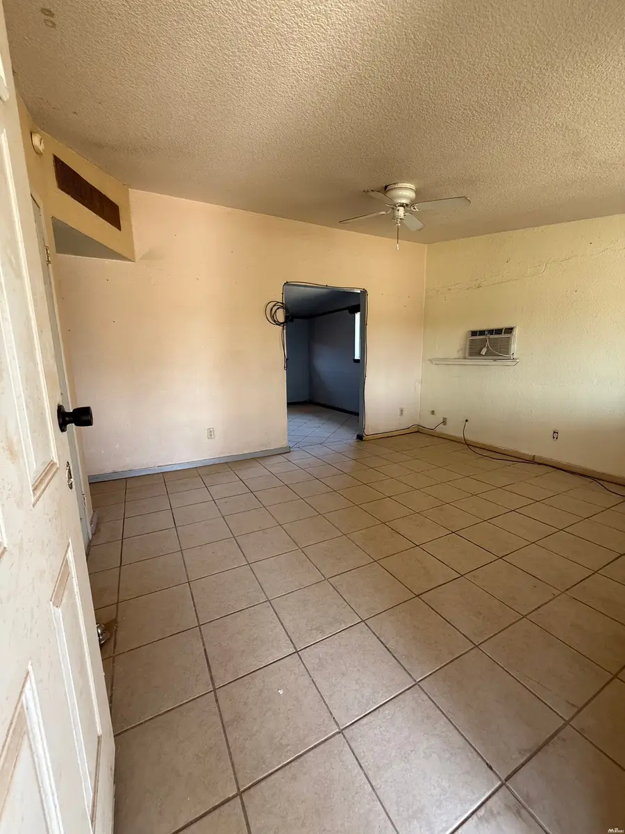 2811 Carver, Carlsbad, NM 88220 - #2