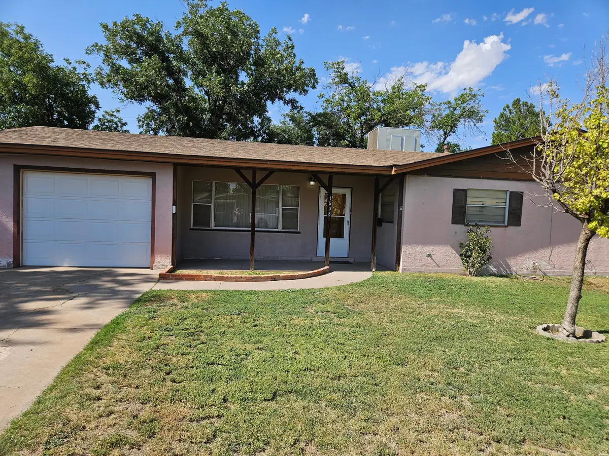 1508 West Ray Ave, Artesia, NM 88210 - #1