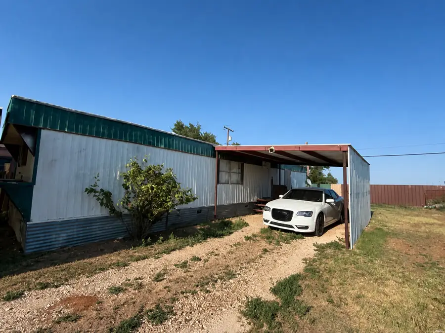 205 Weatherford St, Clovis, NM 88101 - #2