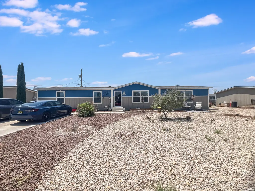 4213 Redbud St, Carlsbad, NM 88220 - #1