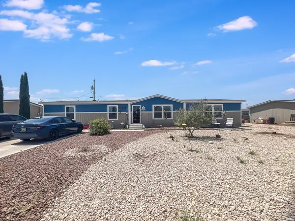 4213 Redbud St, Carlsbad, NM 88220