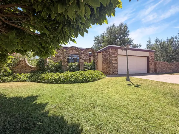 1705 Colonial Pkwy, Clovis, NM 88101