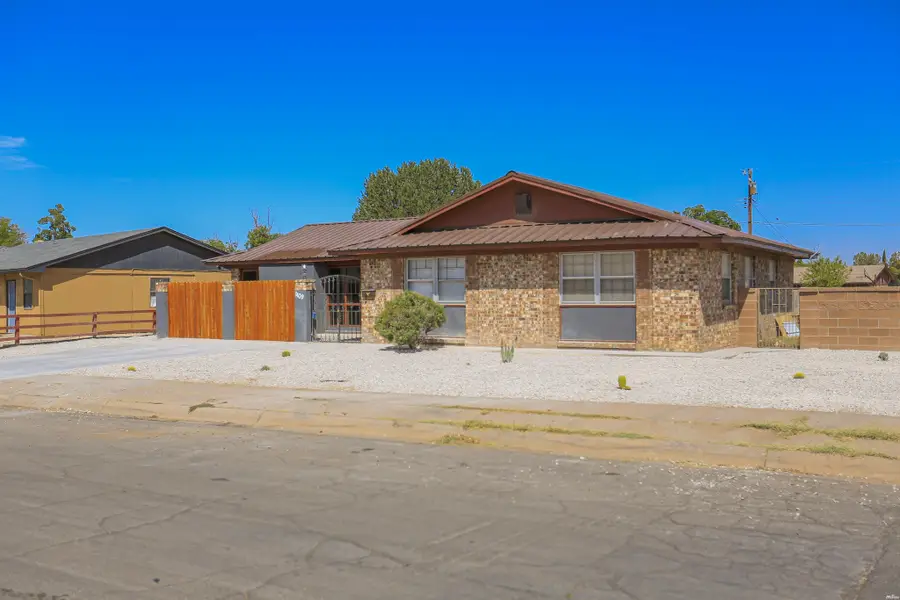 1109 Avenida Manana, Roswell, NM 88203 - #2