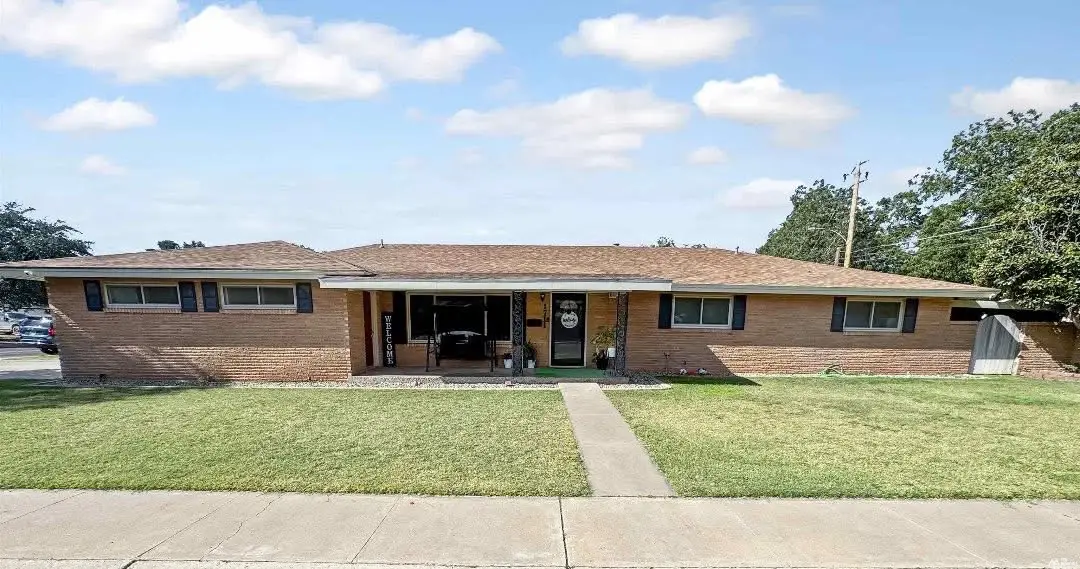 1711 N Vega Dr, Hobbs, NM 88240 - #1