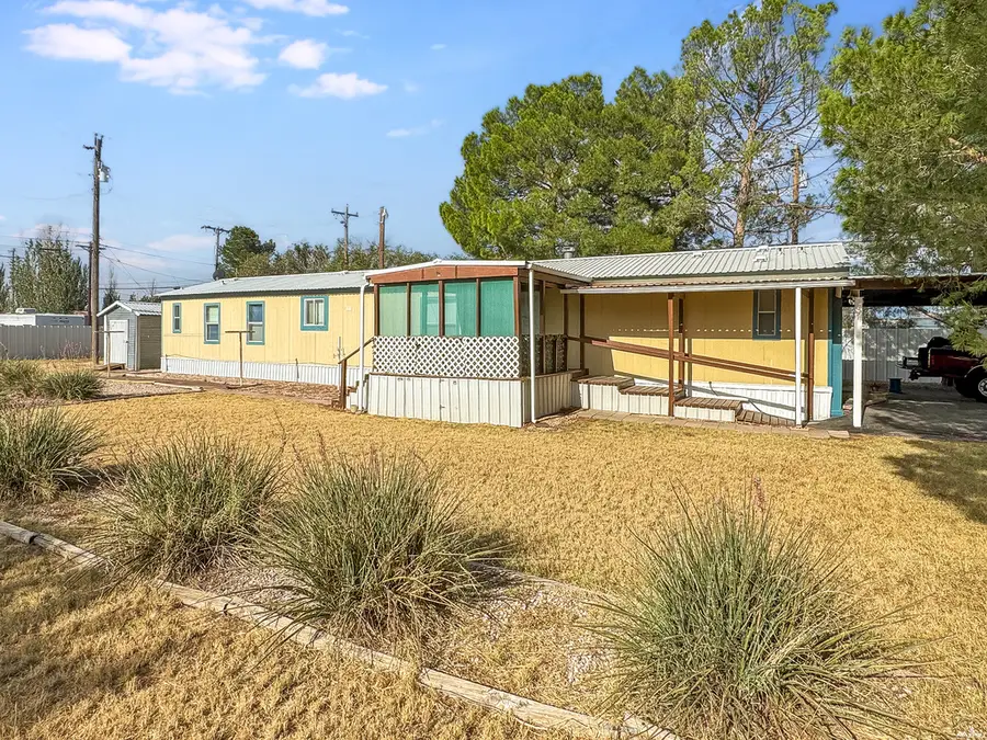 214 E Avenue J, Lovington, NM 88260 - #2