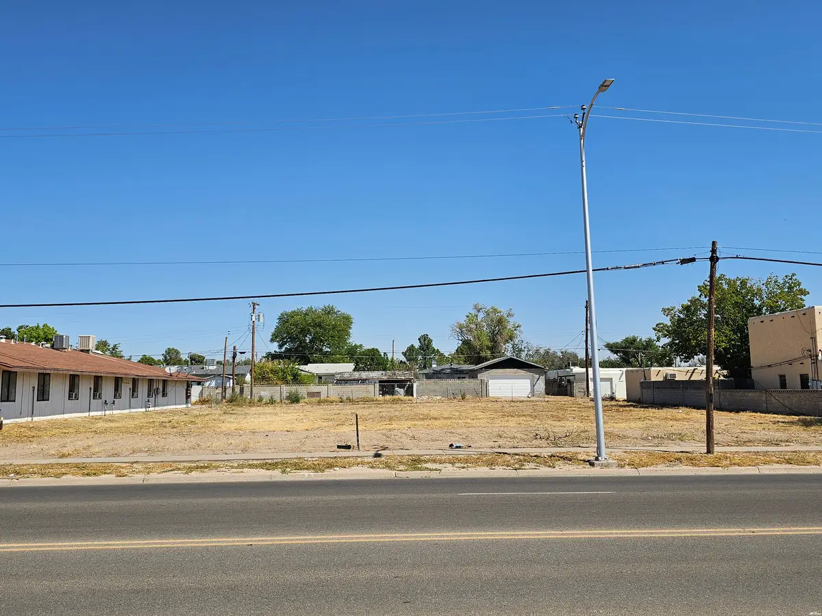 1304 W Church St, Carlsbad, NM 88220 - #1