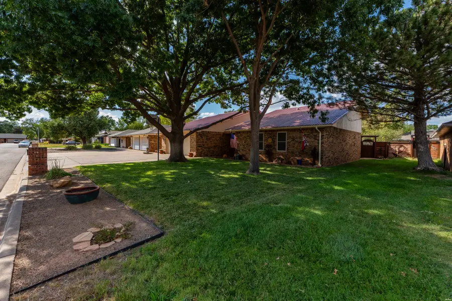 3817 Nancy Lopez, Clovis, NM 88101 - #3