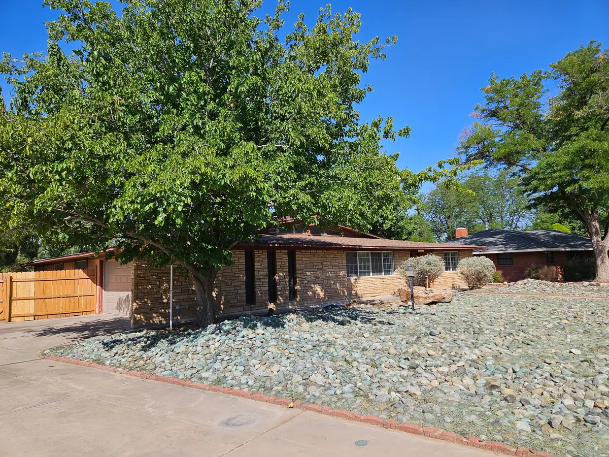 2604 Gaye Dr, Roswell, NM 88201 - #1