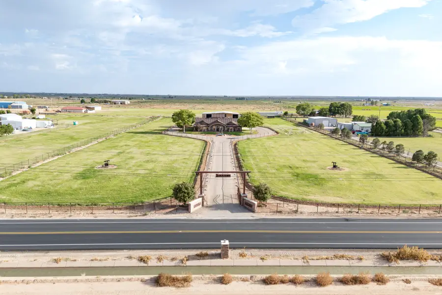 2319 E Derrick, Carlsbad, NM 88220 - #3