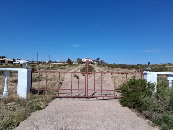 26 N Mark Rd, Roswell, NM 88201
