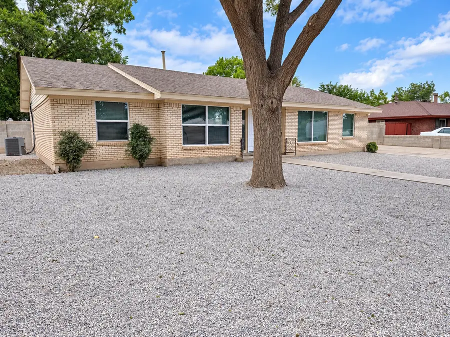 3208 N Futura, Roswell, NM 88201 - #3
