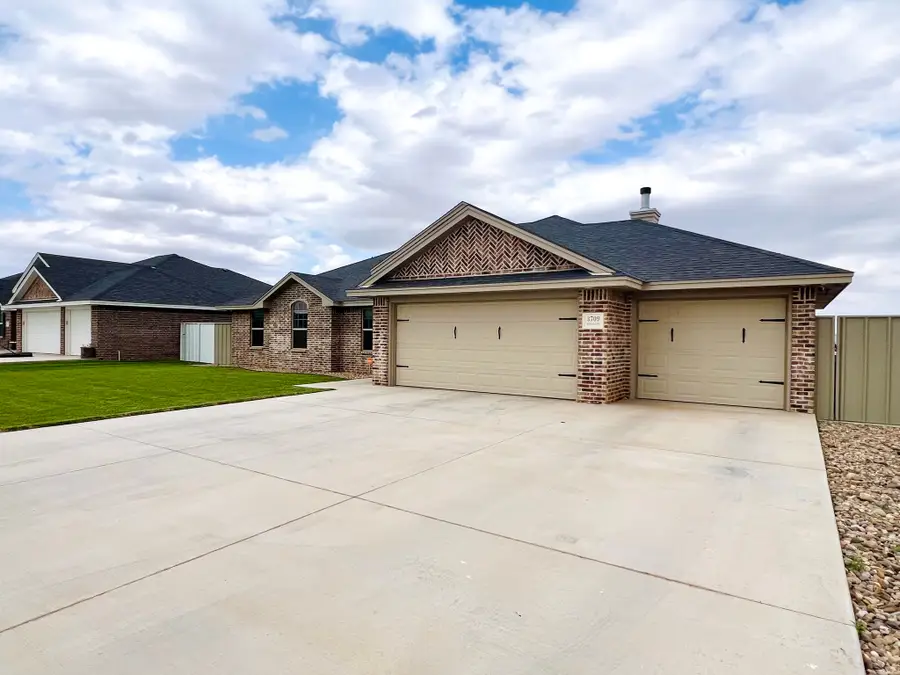 3709 Ethan, Clovis, NM 88101 - #2