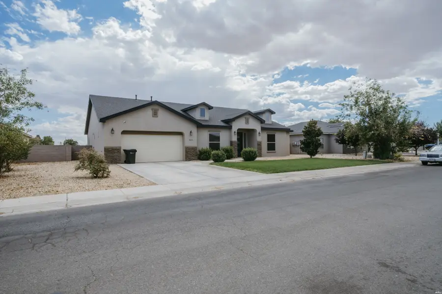 409 Pima, Carlsbad, NM 88220 - #2