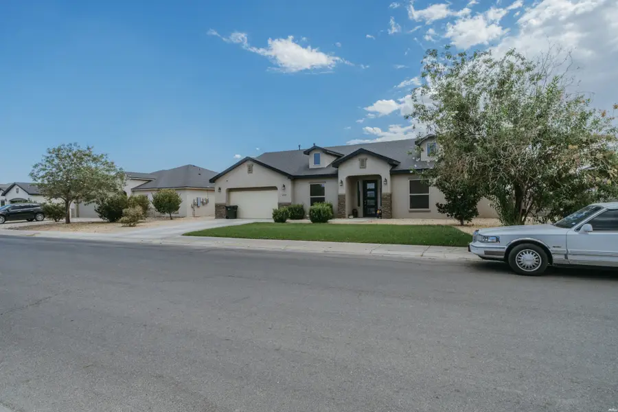 409 Pima, Carlsbad, NM 88220 - #3