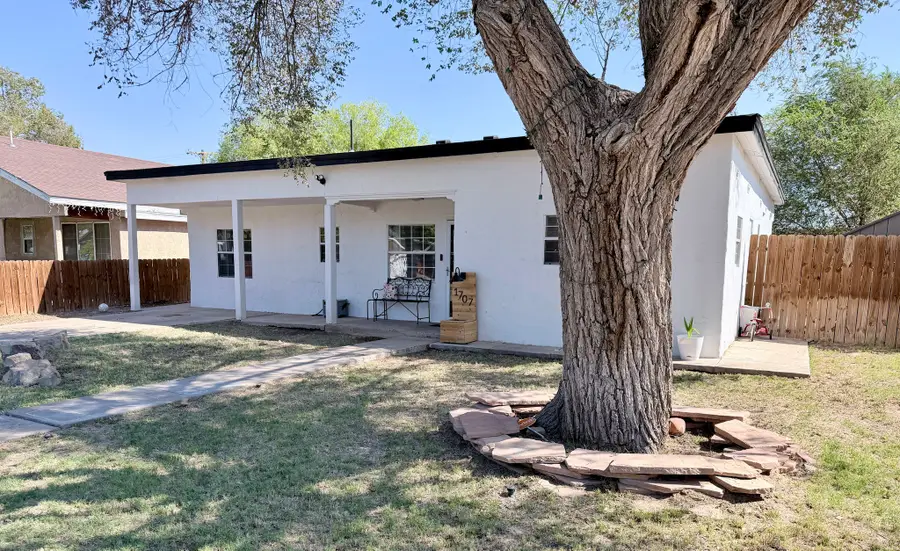 1707 S Stanton, Roswell, NM 88203 - #2